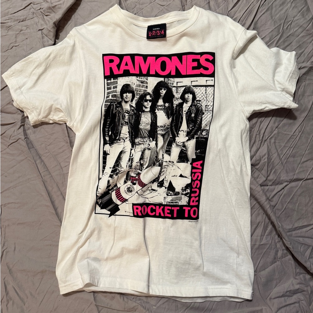 Vintage White Ramones Graphic T-Shirt